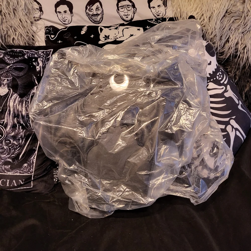 BNWT RARE Zamora mini backpack - Picture 3 of 6